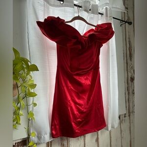 Off shoulder dress 🌹